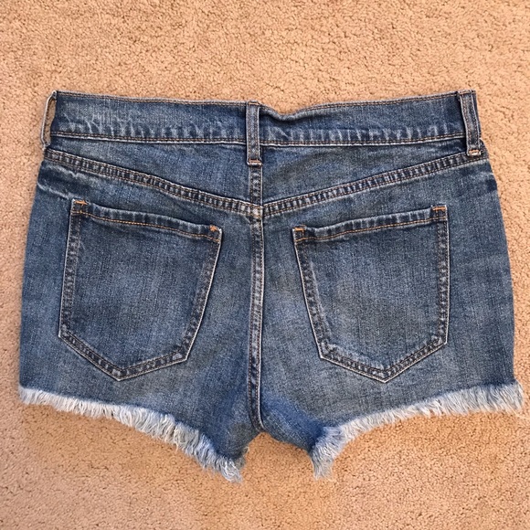 Old Navy Boyfriend Distressed Denim Shorts Patriotic Peekaboo Pockets Size 2 - Picture 3 of 14